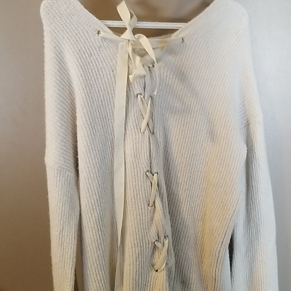 White Knit Sweater - Picture 3 of 3